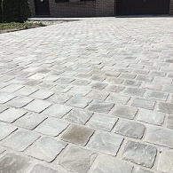 Kandla gres 14x14x5-7 Grijs  ( met voeg 45 stuks per M2 ) 450 stuks per pallet