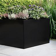 *Plantenbak Vlak Grafietzwart 120x30x80 cm, met poten of zwenkwielen leverbaar; een bodem is verplicht.